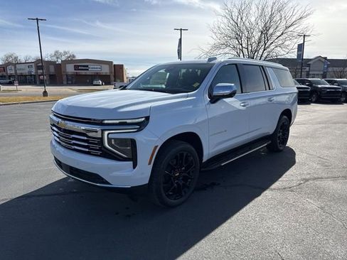 New 2026 Chevrolet Suburban Premier AWD/4WD image 3