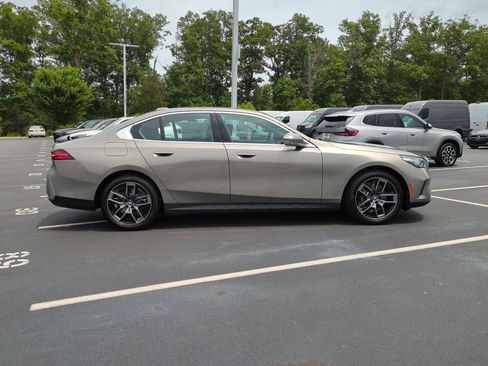 Certified 2026 BMW 530i xDrive w/ Premium Package image 10