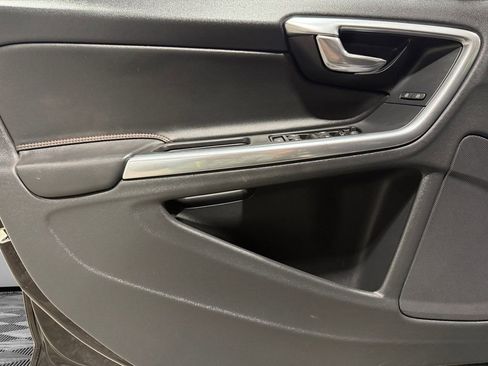 Used 2015 Volvo V60 T5 Cross Country Platinum w/ Protection Package image 21