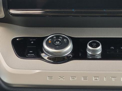 Used 2025 Ford Expedition Max Active image 25