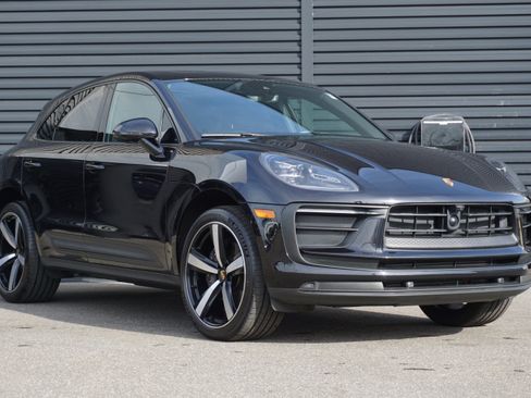 Certified 2024 Porsche Macan 4DR AWD image 9
