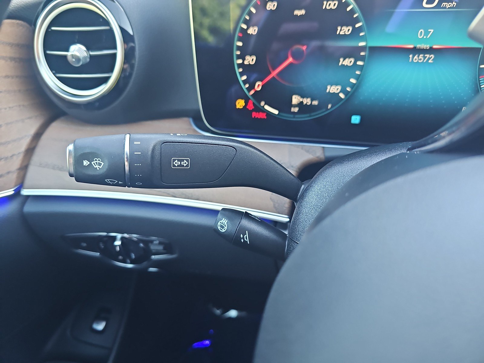 Used 2023 Mercedes-Benz E 350 4MATIC Sedan image 19