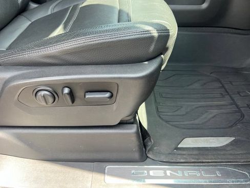 Used 2021 GMC Sierra 1500 Denali w/ Denali Ultimate Package AWD/4WD image 12