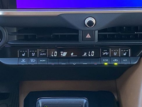 Certified 2025 Toyota Crown Signia XLE image 31