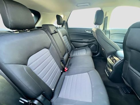 Used 2021 Ford Edge SE image 23