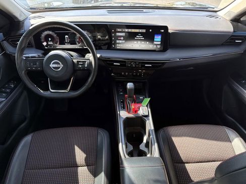 Used 2025 Nissan Kicks SR image 19