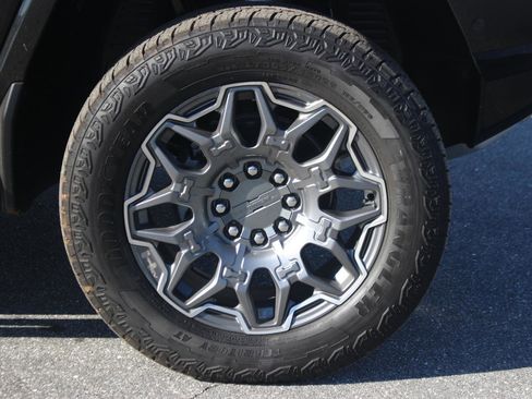 New 2025 GMC Hummer EV 3X image 9