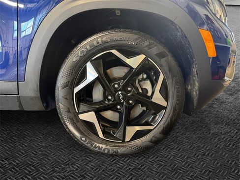 Certified 2024 Kia Seltos EX image 11