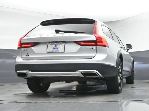 Used 2018 Volvo V90 T5 Cross Country w/ Plus Package AWD/4WD image 16