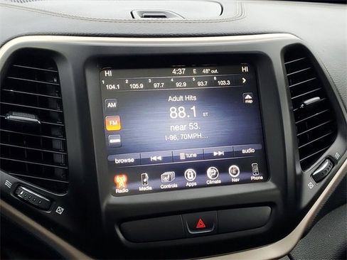 Used 2016 Jeep Cherokee Limited image 24