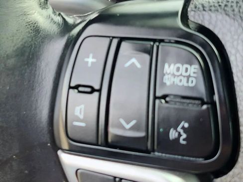 Used 2018 Toyota Highlander Limited image 29