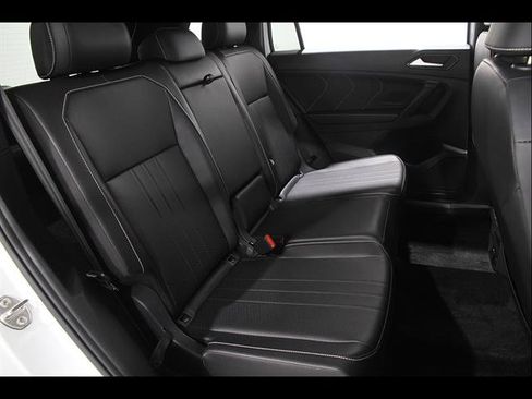 Certified 2024 Volkswagen Tiguan SE R-Line AWD/4WD image 17