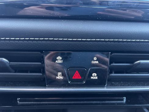 Used 2024 Volkswagen Atlas SE image 20