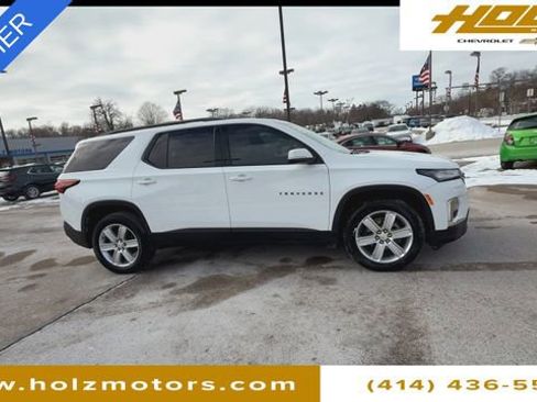 Certified 2023 Chevrolet Traverse RS image 9