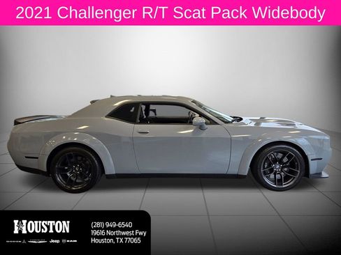 Used 2021 Dodge Challenger R/T Scat Pack RWD image 2