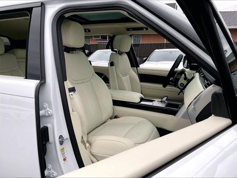 New 2026 Land Rover Range Rover SE image 31