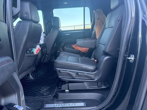 Used 2025 Chevrolet Suburban RST w/ RST Capability Package image 17