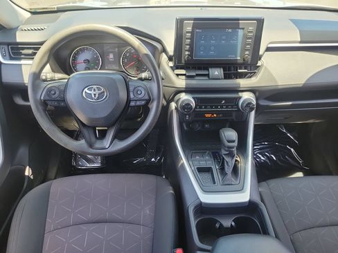 Used 2019 Toyota RAV4 XLE FWD image 8
