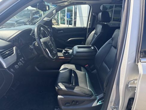 Used 2015 GMC Yukon XL SLT w/ HD Trailering Package AWD/4WD image 12