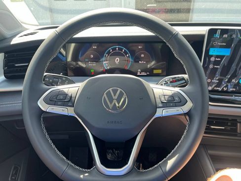 New 2026 Volkswagen Tiguan SE AWD/4WD image 21