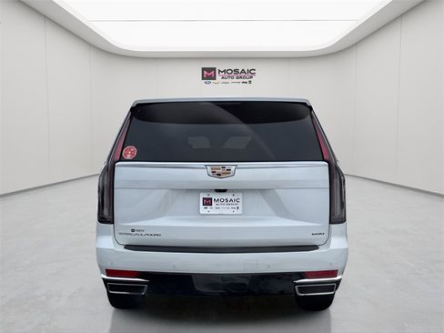 Used 2024 Cadillac Escalade Premium Luxury Platinum image 6