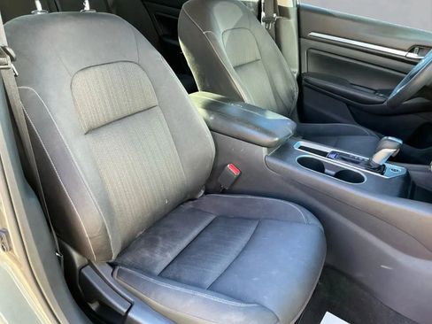 Used 2022 Nissan Altima 2.5 SV image 22