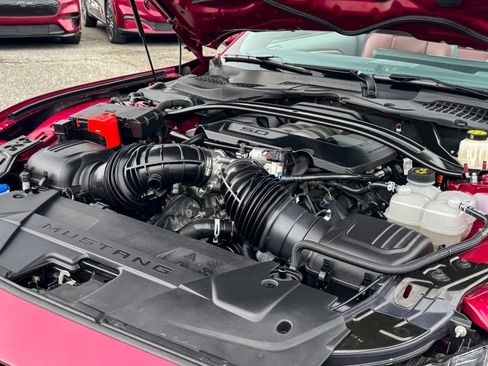 Used 2025 Ford Mustang GT Premium RWD image 15