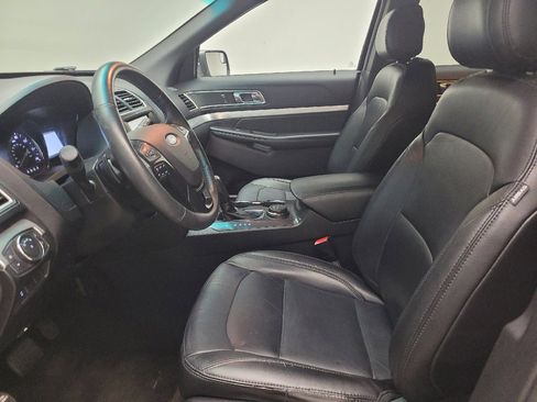 Used 2016 Ford Explorer XLT w/ Equipment Group 202A AWD/4WD image 17