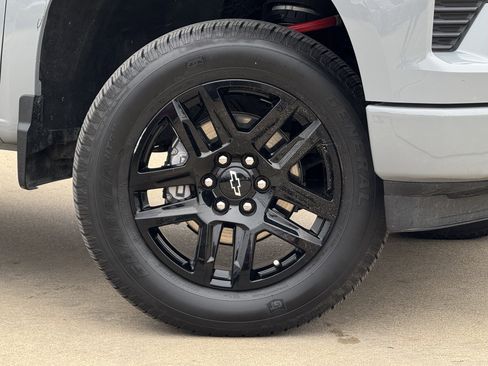 Used 2025 Chevrolet Silverado 1500 RST image 3