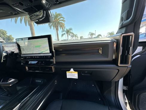 Used 2025 GMC Hummer EV 2X image 30