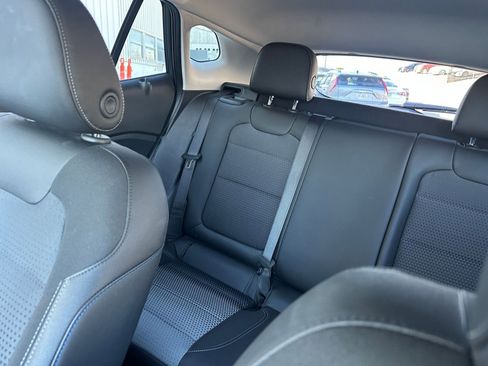 Used 2025 Chevrolet Trax LT image 37