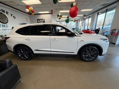 Used 2023 Acura MDX A-Spec image 12