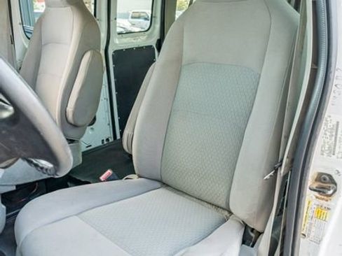 Used 2014 Ford E-350 and Econoline 350 XLT image 19