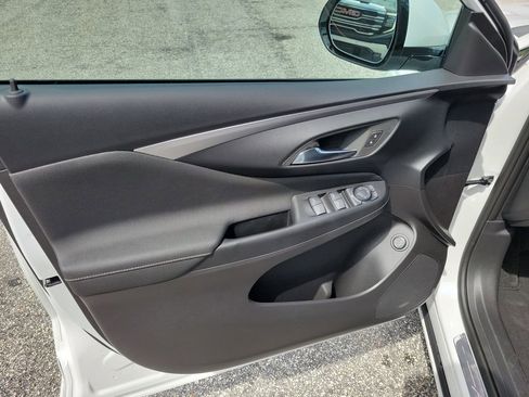 New 2025 Buick Envista Avenir image 8