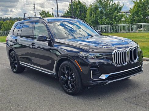 Used 2022 BMW X7 xDrive40i w/ Premium Package AWD/4WD image 7