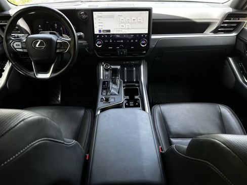 Used 2024 Lexus GX 550 w/ Accessory Package (Z1) AWD/4WD image 11