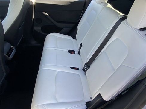 Used 2023 Tesla Model Y Long Range image 18