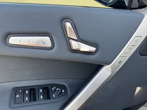 Used 2024 BMW iX xDrive50 w/ Premium Package image 14