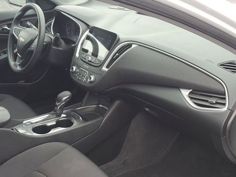 Used 2025 Chevrolet Malibu LT image 27