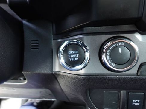 Certified 2023 Toyota Tacoma TRD Off-Road image 27