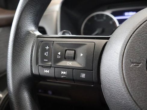 Used 2023 Nissan Rogue SV AWD/4WD image 18