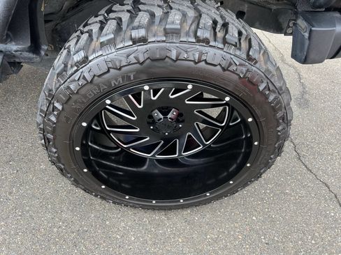 Used 2018 Jeep Wrangler Unlimited Rubicon AWD/4WD image 17