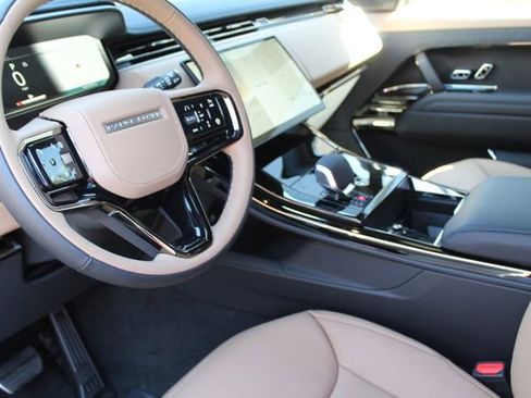 New 2025 Land Rover Range Rover Sport Dynamic SE image 11
