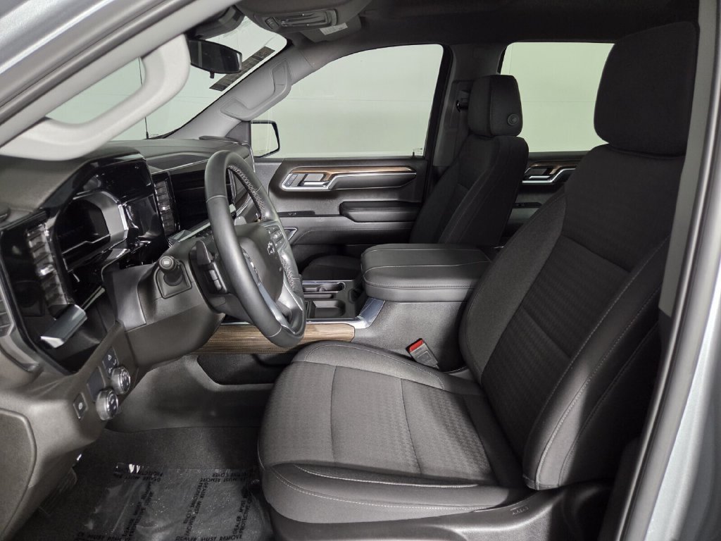 Used 2024 Chevrolet Silverado 1500 RST RWD image 9