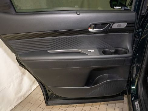 Used 2024 Hyundai Palisade Calligraphy image 12