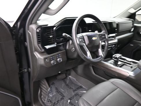Used 2024 Chevrolet Silverado 1500 LTZ w/ Z71 Off-Road Package AWD/4WD image 12