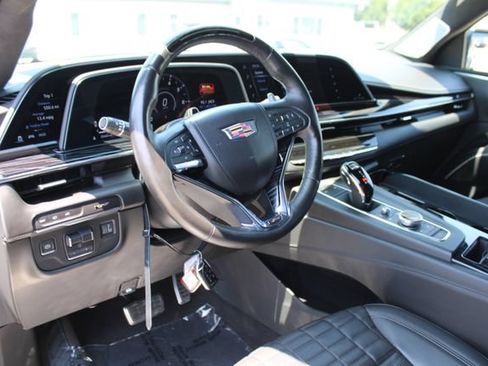 Used 2023 Cadillac Escalade V AWD/4WD image 17
