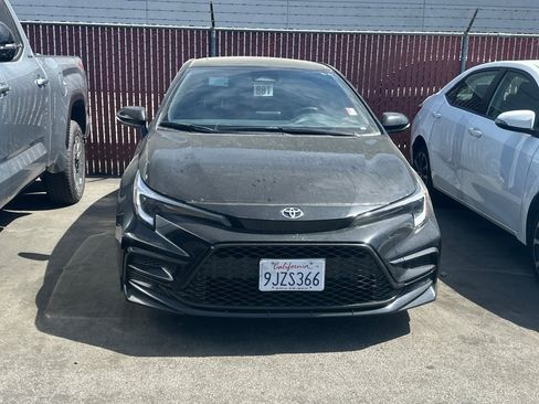 Used 2024 Toyota Corolla SE w/ SE Premium Package image 3