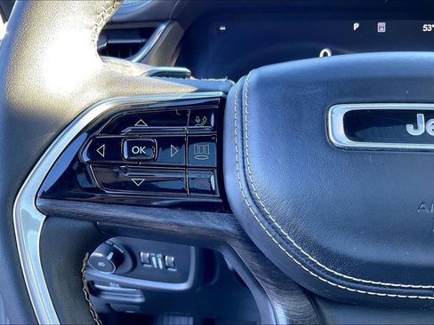 Used 2023 Jeep Grand Cherokee Overland w/ Luxury Tech Group IV image 27