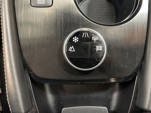 Used 2023 Nissan Rogue Platinum w/ Platinum Premium Package image 14